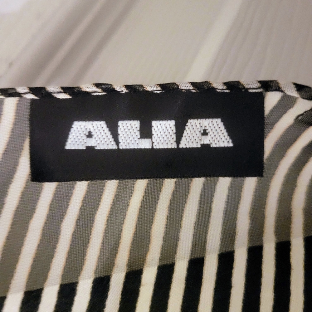 Sheer Striped Rectangular Scarf - Picture 3 of 3